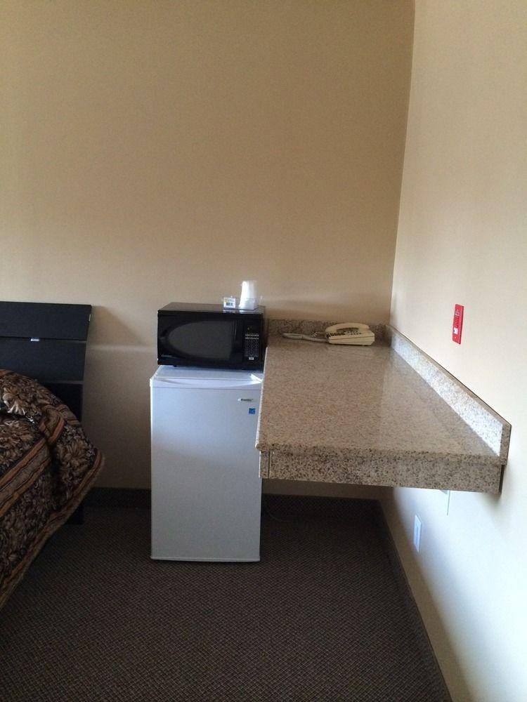 Barrie Motel Экстерьер фото